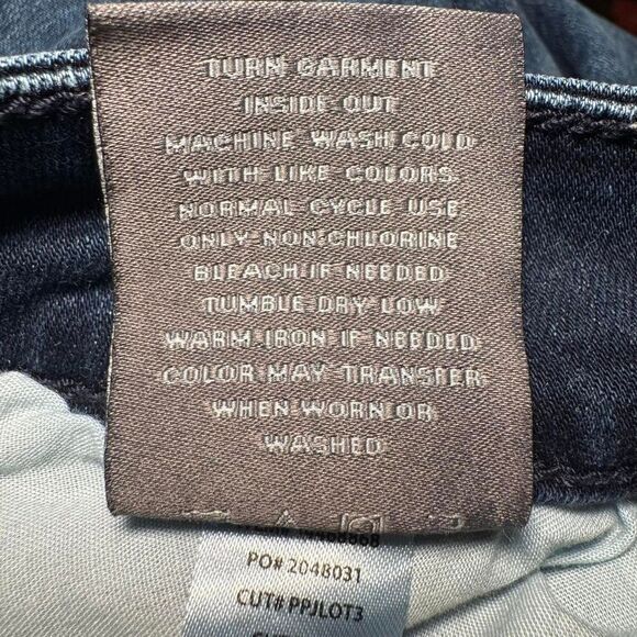 Torrid Women’s Denim Jean Shorts Size 18 Blue Stretch #FeelTheFit - Picture 4 of 6